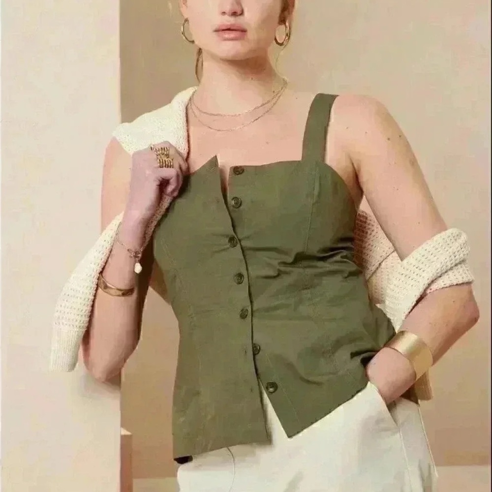 NWT Banana Republic Button Front Tank